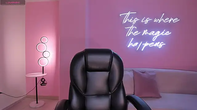 TiffannySins online show from May 21, 2026, 4:30 am