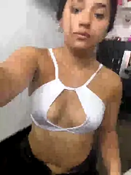 Snapshot of Luciaparker03 chatting on October 31, 2025, 3:13 pm Luciaparker03 online show from October 31, 2025, 3:13 pm