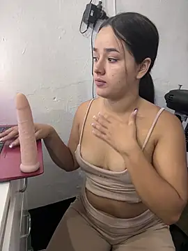 Snapshot of Luciaparker03 chatting on February 22, 2026, 11:36 pm Luciaparker03 online show from February 22, 2026, 11:36 pm