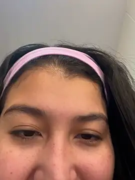 Snapshot of evelyn_1702 chatting on November 16, 2025, 7:52 pm evelyn 1702 online show from November 16, 2025, 7:52 pm