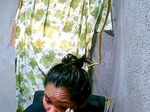 Snapshot of Sweeetgurll chatting on November 27, 2025, 6:59 am Sweeetgurll online show from November 27, 2025, 6:59 am