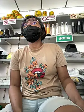 Snapshot of Kyra__Rose chatting on January 17, 2026, 3:50 pm Kyra Rose online show from January 17, 2026, 3:50 pm