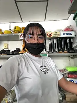 Snapshot of Kyra__Rose chatting on January 19, 2026, 3:27 pm Kyra Rose online show from January 19, 2026, 3:27 pm