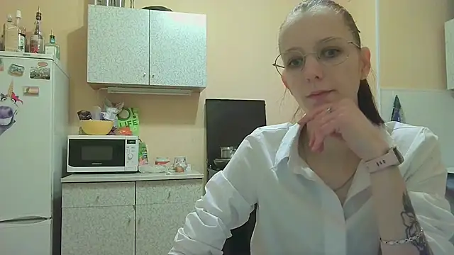 Snapshot of Lucy_Divine chatting on October 13, 2025, 7:36 pm Lucy Divine online show from October 13, 2025, 7:36 pm