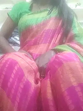 Snapshot of hotmahitha chatting on May 4, 2026, 4:58 pm hotmahitha online show from May 4, 2026, 4:58 pm