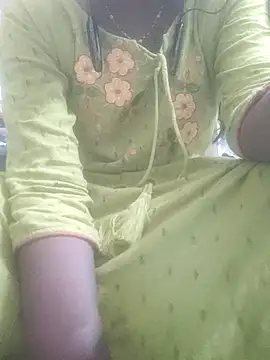 Snapshot of hotmahitha chatting on May 13, 2026, 1:52 pm hotmahitha online show from May 13, 2026, 1:52 pm