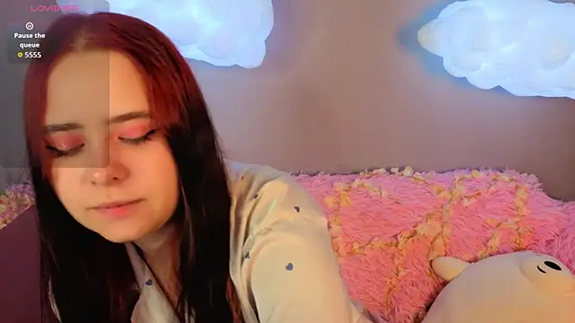 Alis Platt online show from May 11, 2026, 1:00 am