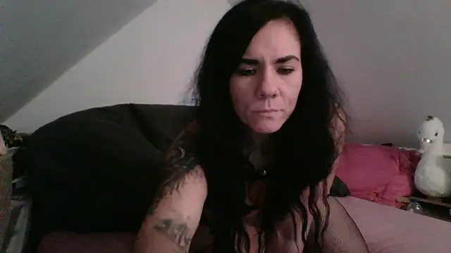 Blackariel online show from October 24, 2025, 3:19 pm