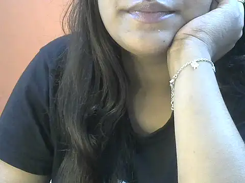 Queenxxx98 online show from November 28, 2025, 6:54 pm