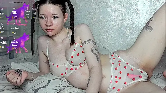 inSideMila01 online show from October 28, 2025, 2:48 am