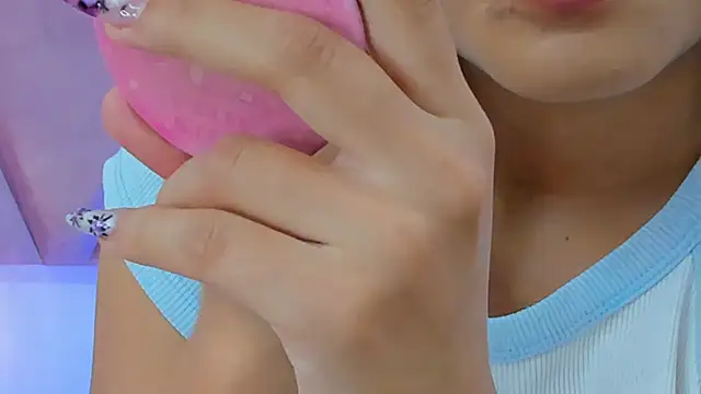 Snapshot of MaskedGirl_ chatting on September 11, 2025, 11:43 am MaskedGirl online show from September 11, 2025, 11:43 am