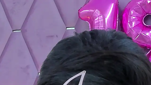 Snapshot of MaskedGirl_ chatting on September 23, 2025, 11:35 am MaskedGirl online show from September 23, 2025, 11:35 am