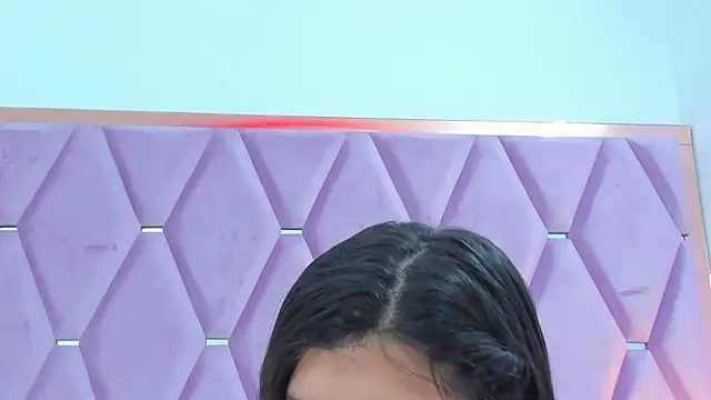 Snapshot of MaskedGirl_ chatting on October 18, 2025, 11:33 am MaskedGirl online show from October 18, 2025, 11:33 am