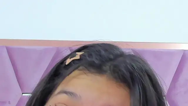 Snapshot of MaskedGirl_ chatting on October 22, 2025, 11:43 am MaskedGirl online show from October 22, 2025, 11:43 am