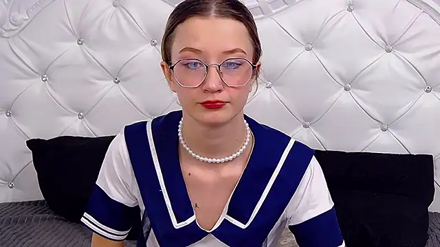 MaeLili online show from December 15, 2025, 12:48 am