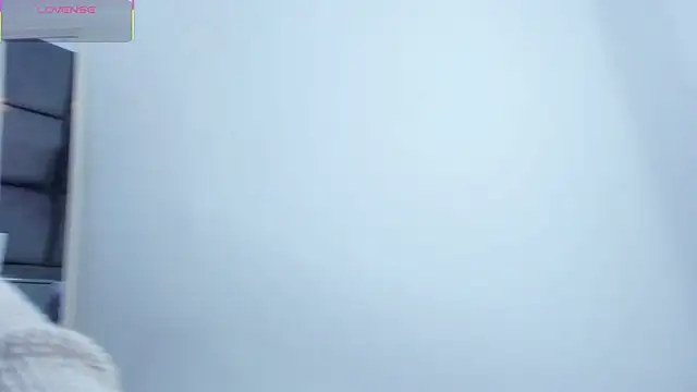 Slenna Moon online show from November 25, 2025, 2:33 am