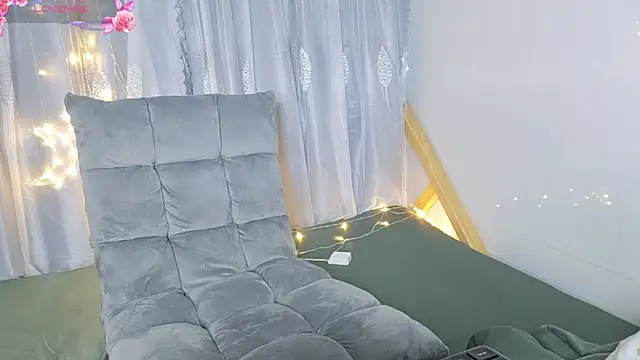 Jade-0906 online show from September 16, 2025, 3:46 pm