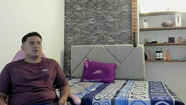 Sexxyy Couple  online show from January 9, 2026, 3:20 am