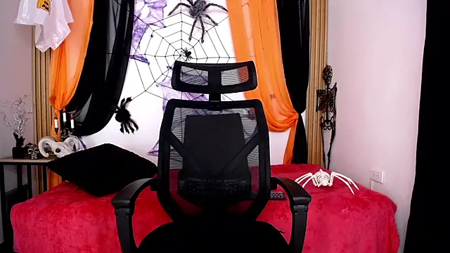 Snapshot of KENDALL_ART chatting on October 21, 2025, 8:09 pm KENDALL ART online show from October 21, 2025, 8:09 pm