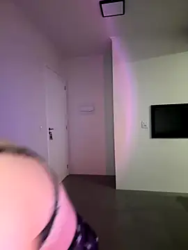 dinexzsummer online show from October 26, 2025, 2:50 am