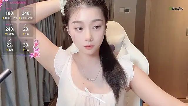 Makinghappymyself  online show from November 17, 2025, 12:33 pm