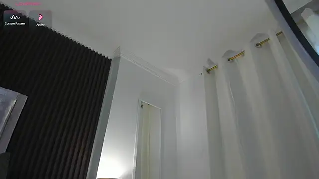 Snapshot of Zahra_milks chatting on April 1, 2026, 1:23 pm Zahra milks online show from April 1, 2026, 1:23 pm