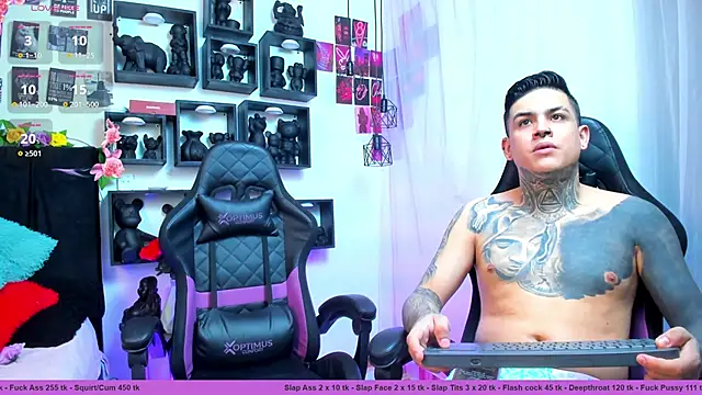 Snapshot of Sarahandzack chatting on October 14, 2025, 4:41 pm Sarahandzack online show from October 14, 2025, 4:41 pm