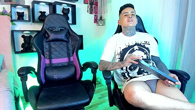 Snapshot of Sarahandzack chatting on November 14, 2025, 6:12 am Sarahandzack online show from November 14, 2025, 6:12 am