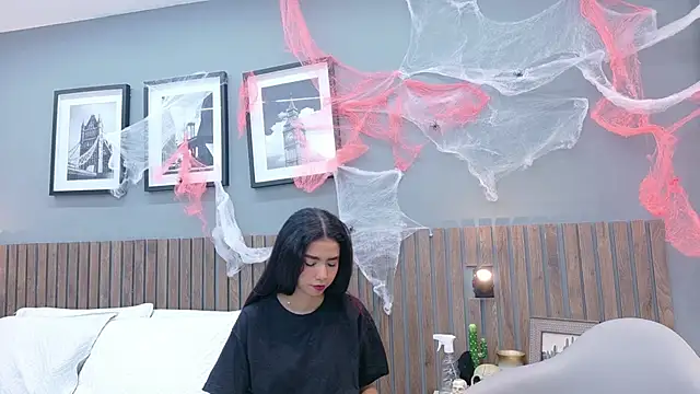 Snapshot of luna_roja25 chatting on October 15, 2025, 12:49 pm luna roja25 online show from October 15, 2025, 12:49 pm