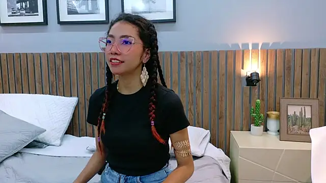 Snapshot of luna_roja25 chatting on November 24, 2025, 1:22 pm luna roja25 online show from November 24, 2025, 1:22 pm