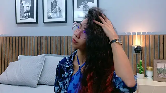 Snapshot of luna_roja25 chatting on November 25, 2025, 1:33 pm luna roja25 online show from November 25, 2025, 1:33 pm