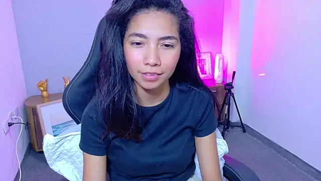 Snapshot of luna_roja25 chatting on February 11, 2026, 1:38 pm luna roja25 online show from February 11, 2026, 1:38 pm