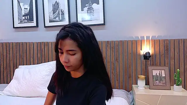 Snapshot of luna_roja25 chatting on February 24, 2026, 12:58 pm luna roja25 online show from February 24, 2026, 12:58 pm