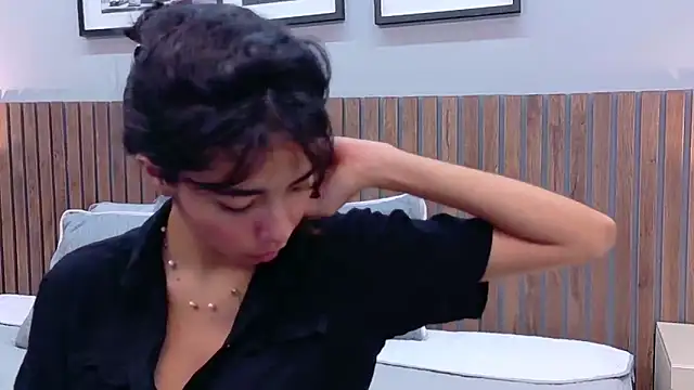 Snapshot of luna_roja25 chatting on March 3, 2026, 12:44 pm luna roja25 online show from March 3, 2026, 12:44 pm