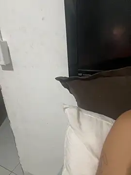 aline2007 online show from September 13, 2025, 1:55 pm