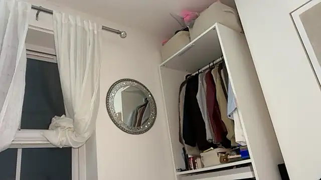 Snapshot of KayleeBella chatting on February 5, 2026, 9:41 pm KayleeBella online show from February 5, 2026, 9:41 pm