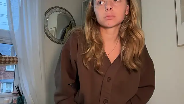 Snapshot of KayleeBella chatting on February 17, 2026, 5:08 pm KayleeBella online show from February 17, 2026, 5:08 pm