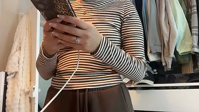 Snapshot of KayleeBella chatting on March 13, 2026, 8:04 pm KayleeBella online show from March 13, 2026, 8:04 pm