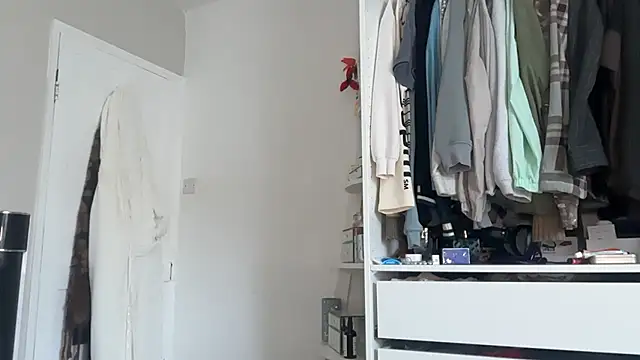 Snapshot of KayleeBella chatting on March 14, 2026, 10:10 am KayleeBella online show from March 14, 2026, 10:10 am