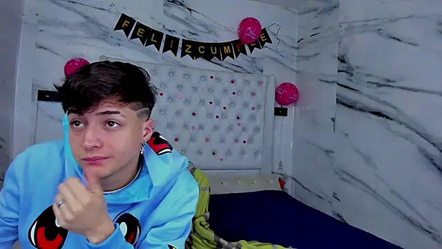 Ari and Storm online show from March 8, 2026, 1:37 pm