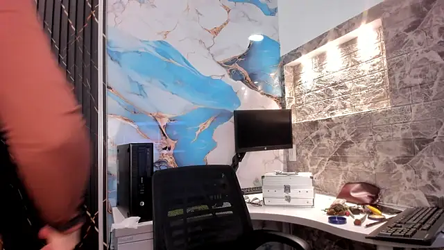 Snapshot of Scarlett_14_ chatting on January 7, 2026, 3:31 am Scarlett 14 online show from January 7, 2026, 3:31 am