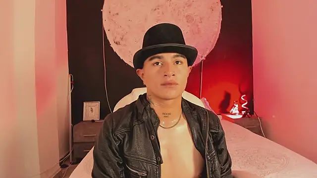 LiamDeep online show from September 14, 2025, 4:44 am