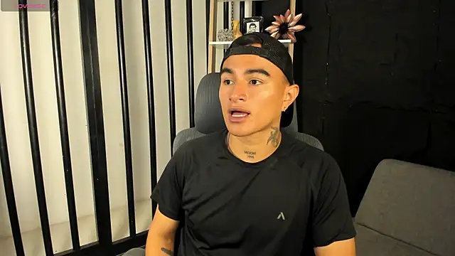 LiamDeep online show from September 19, 2025, 1:18 am