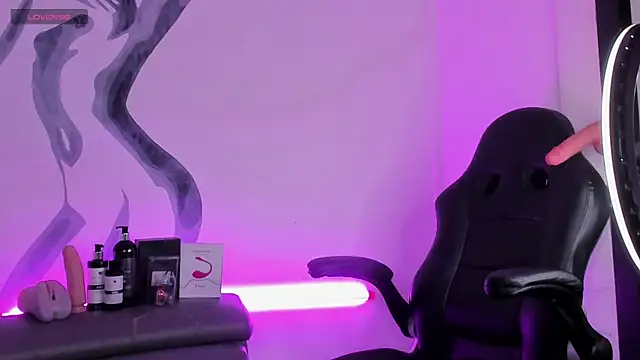 LiamDeep online show from October 15, 2025, 8:20 pm