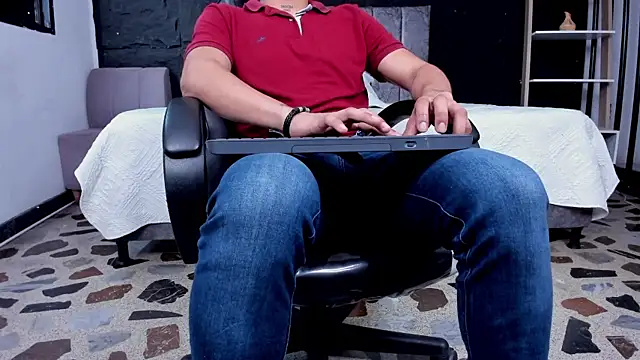 Snapshot of LiamDeep chatting on June 19, 2026, 7:39 pm LiamDeep online show from June 19, 2026, 7:39 pm