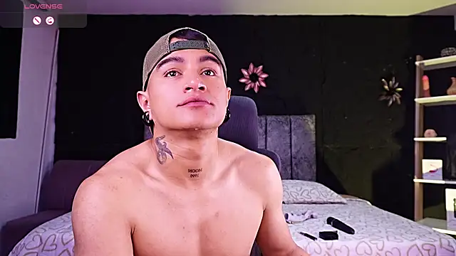 Snapshot of LiamDeep chatting on July 14, 2026, 2:05 am LiamDeep online show from July 14, 2026, 2:05 am