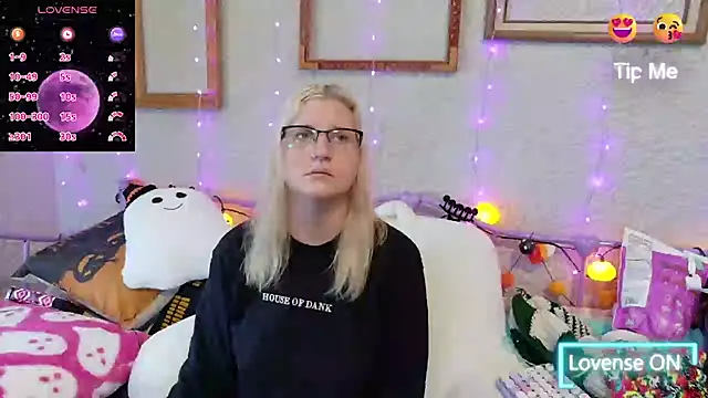 Snapshot of samanthamalichite chatting on October 20, 2025, 1:44 pm samanthamalichite online show from October 20, 2025, 1:44 pm