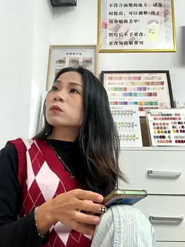 Baby-mmm online show from October 22, 2025, 6:02 am