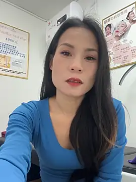 Baby-mmm online show from December 18, 2025, 7:25 am