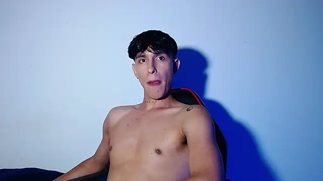 Snapshot of rowanbigboy23 chatting on November 15, 2025, 5:38 am rowanbigboy23 online show from November 15, 2025, 5:38 am